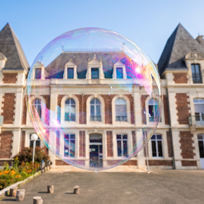bulle de savon devant lUbiplex - représente la transparence