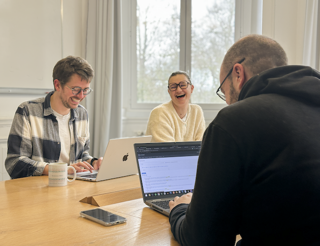 collaborateurs Ubiflow en salle de réunion